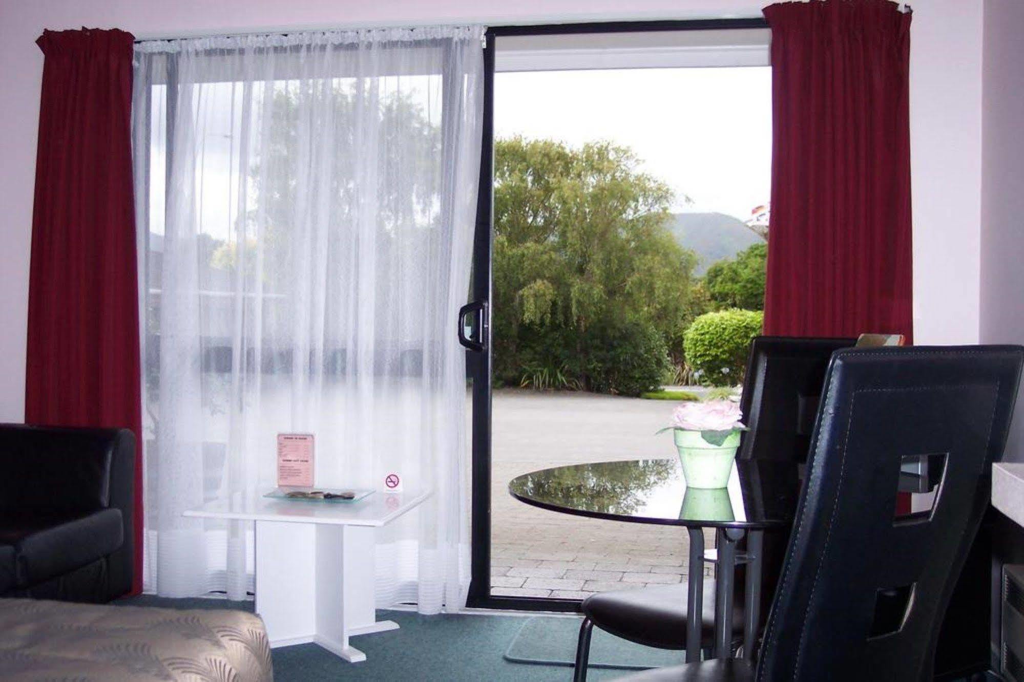 Camellia Court Motel Lower Hutt Εξωτερικό φωτογραφία